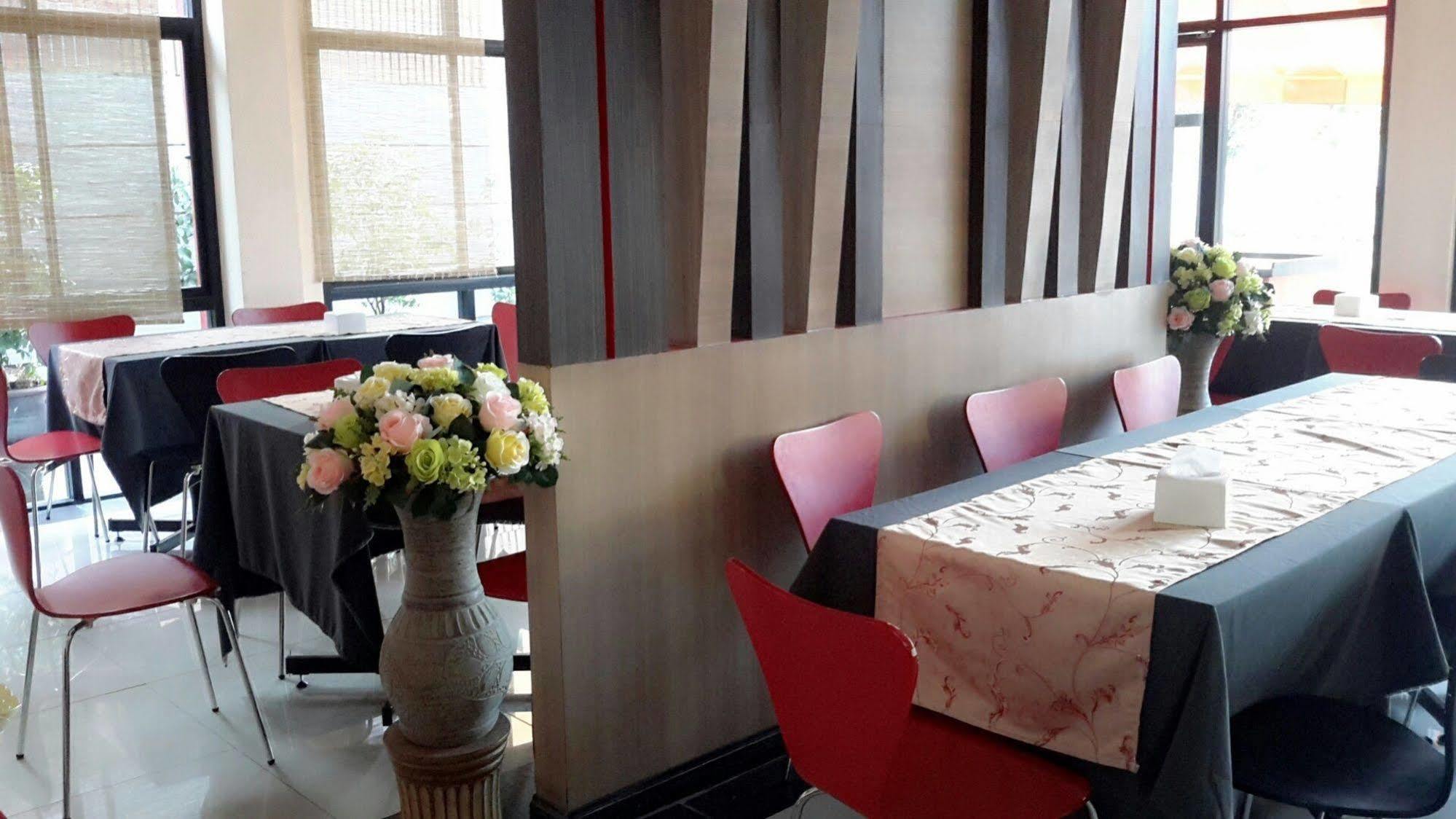 Oyo 1127 Baan Siam Hotel تْشينيغْرايْ المظهر الخارجي الصورة